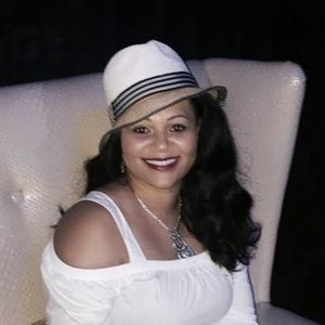 Meet your Posher, Candace